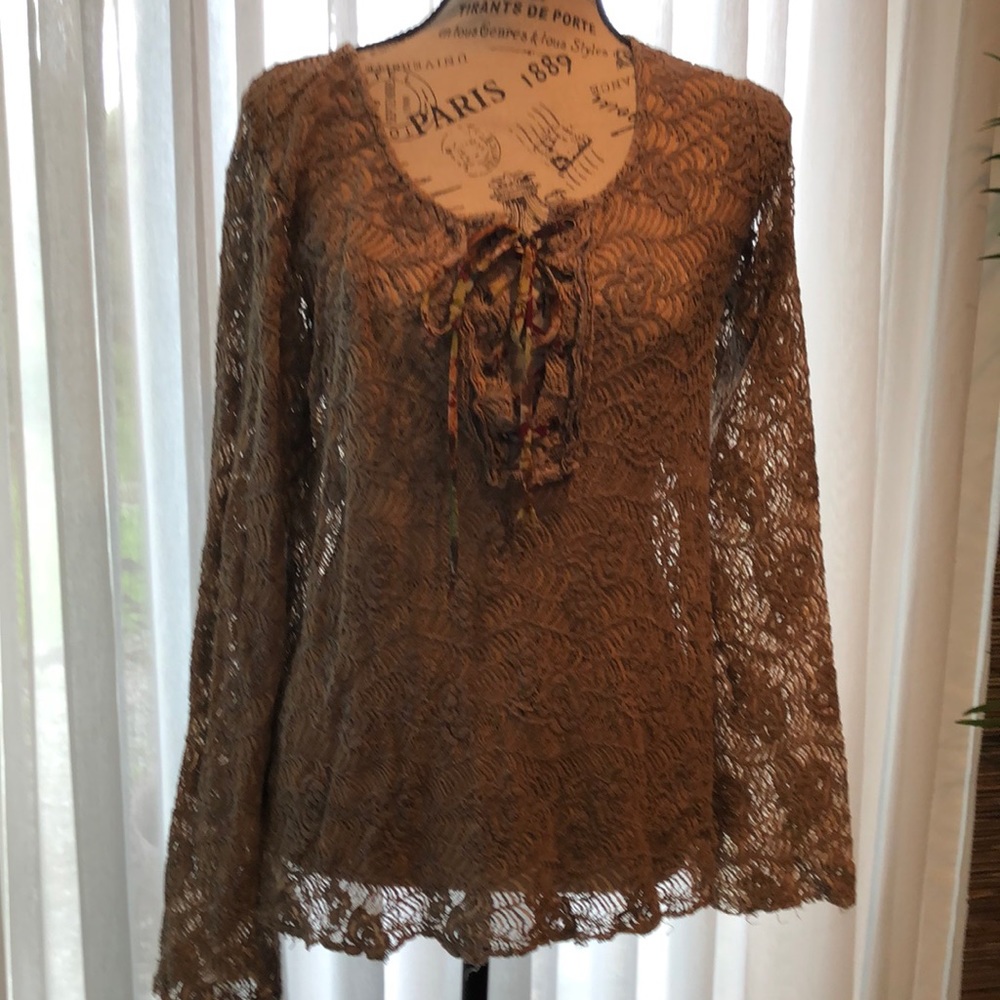 Gimmicks lace top lace up long sleeve tunic blouse boho tan flare sleeve Buckle